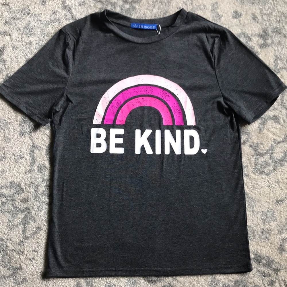 NWT Woman’s Be Kind Graphic Tee